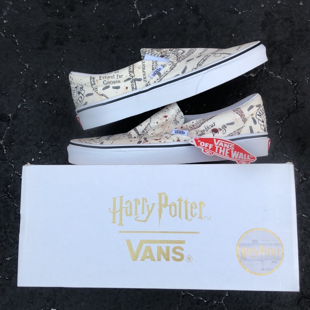 NWT BRAND NEW Vans Classic Slip On (Harry Potter) Marauder’s Map/Classic White